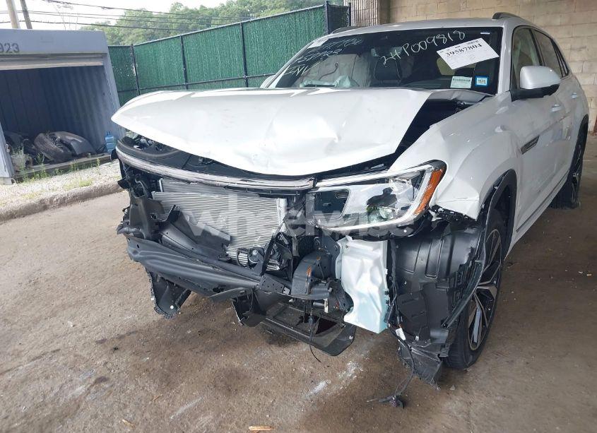 Photo 6 of 2024 Volkswagen Atlas CROSS SPORT 2.0T SEL PREMIUM R-LINE (VIN 1V2FE2CA5RC229408)