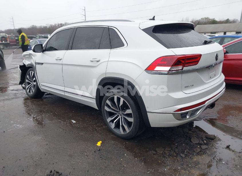 Photo 3 of 2022 Volkswagen Atlas CROSS SPORT 3.6L V6 SEL PREMIUM R-LINE (VIN 1V2FE2CA7NC206920)