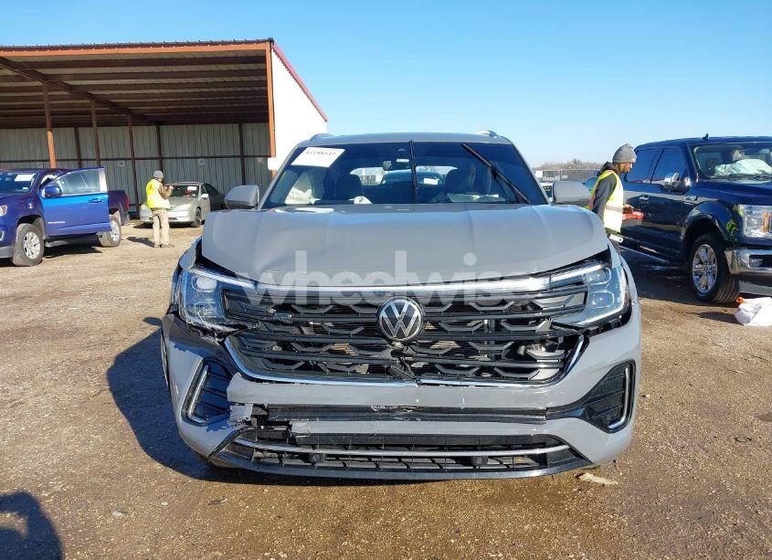 Photo 12 of 2024 Volkswagen Atlas CROSS SPORT 2.0T SEL PREMIUM R-LINE (VIN 1V2FE2CA9RC223529)