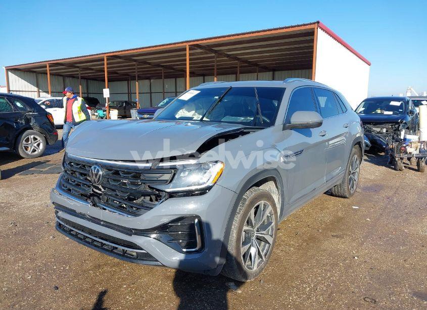 Photo 2 of 2024 Volkswagen Atlas CROSS SPORT 2.0T SEL PREMIUM R-LINE (VIN 1V2FE2CA9RC223529)