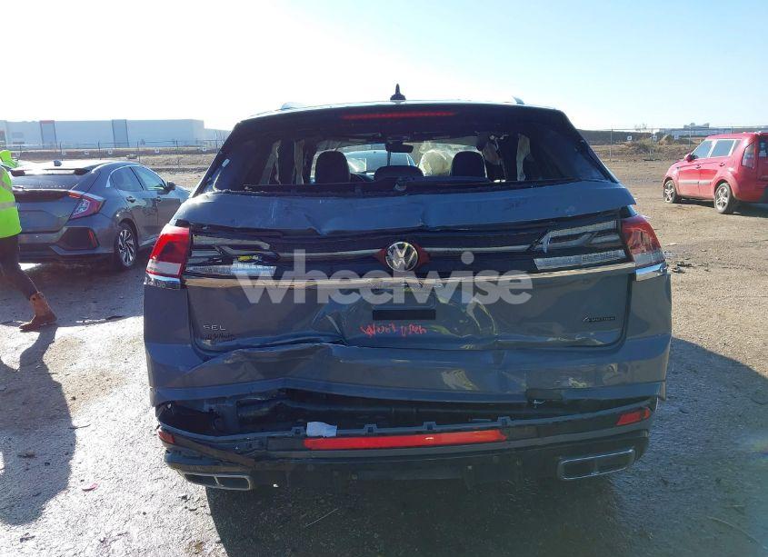 Photo 6 of 2024 Volkswagen Atlas CROSS SPORT 2.0T SEL PREMIUM R-LINE (VIN 1V2FE2CA9RC223529)