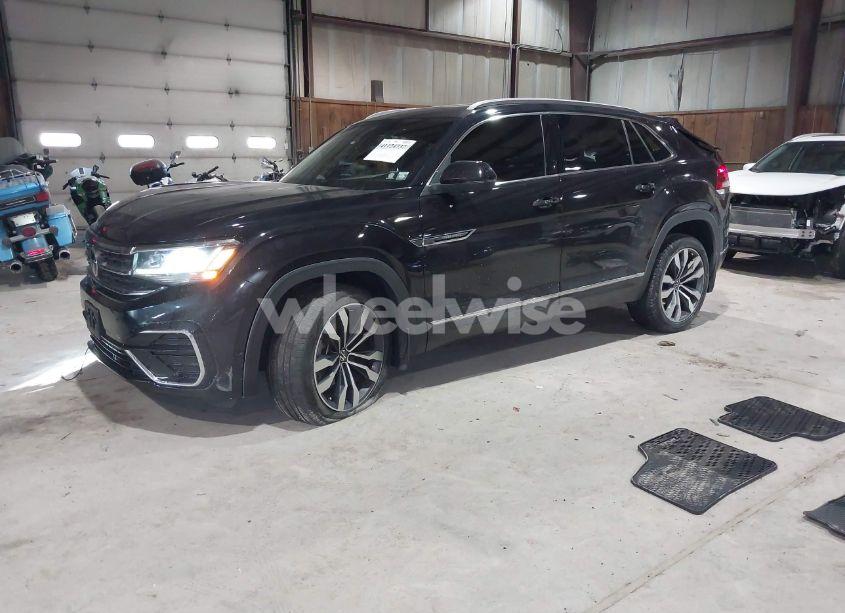 Photo 2 of 2022 Volkswagen Atlas CROSS SPORT 3.6L V6 SEL PREMIUM R-LINE (VIN 1V2FE2CAXNC204546)