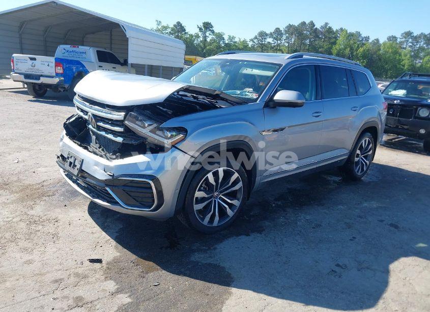 Photo 2 of 2022 Volkswagen Atlas 3.6L V6 SEL PREMIUM R-LINE (VIN 1V2FR2CA0NC525483)