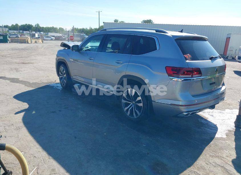 Photo 3 of 2022 Volkswagen Atlas 3.6L V6 SEL PREMIUM R-LINE (VIN 1V2FR2CA0NC525483)