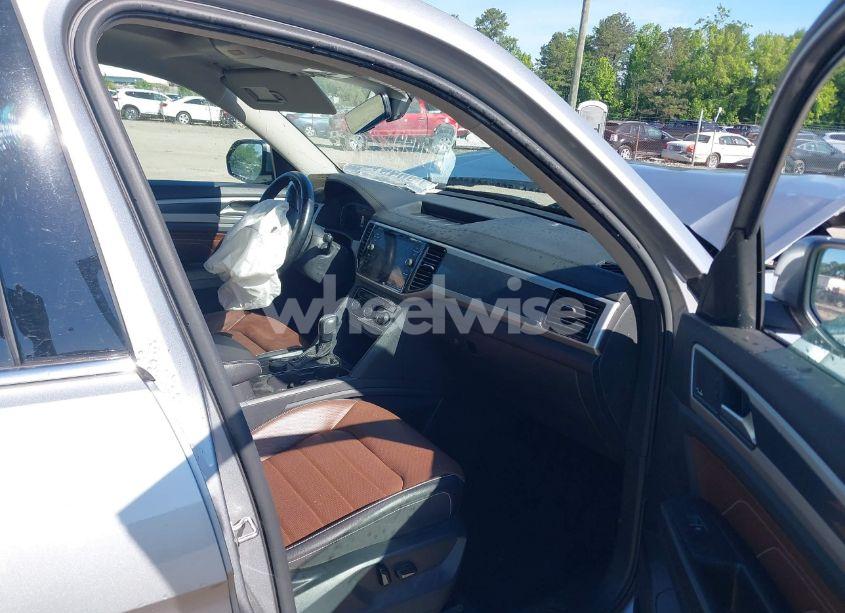 Photo 5 of 2022 Volkswagen Atlas 3.6L V6 SEL PREMIUM R-LINE (VIN 1V2FR2CA0NC525483)