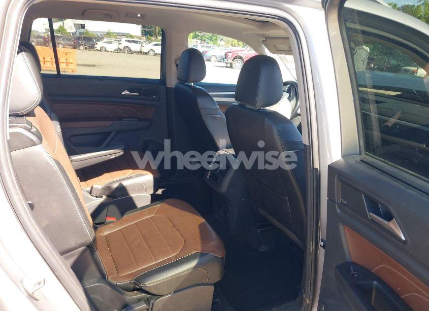 Photo 8 of 2022 Volkswagen Atlas 3.6L V6 SEL PREMIUM R-LINE (VIN 1V2FR2CA0NC525483)