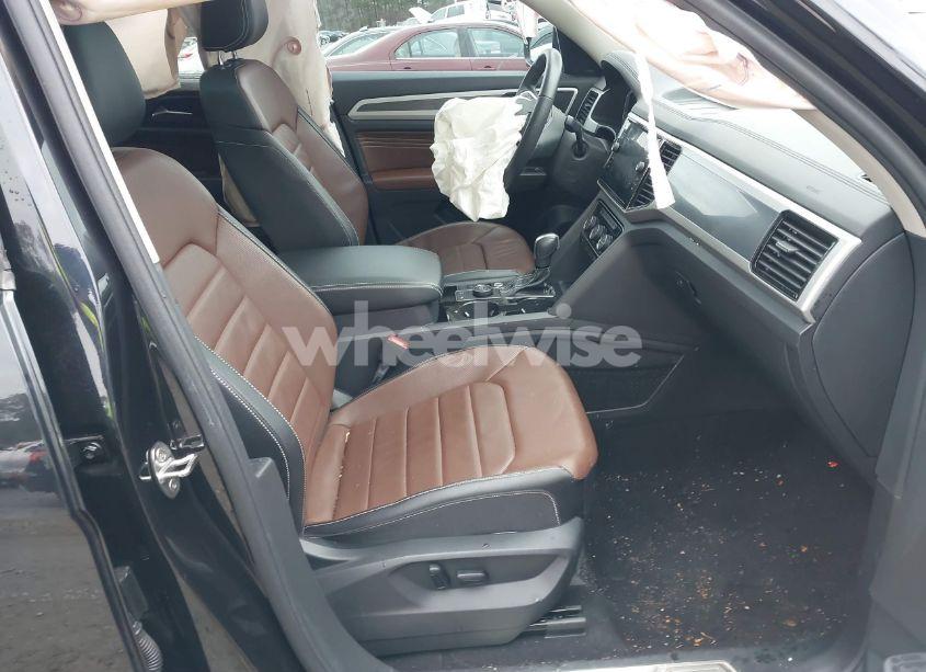 Photo 5 of 2022 Volkswagen Atlas 3.6L V6 SEL PREMIUM R-LINE (VIN 1V2FR2CA0NC551128)