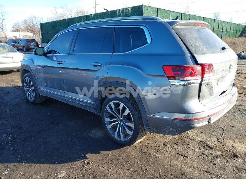 Photo 3 of 2022 Volkswagen Atlas 3.6L V6 SEL PREMIUM R-LINE (VIN 1V2FR2CA0NC562128)