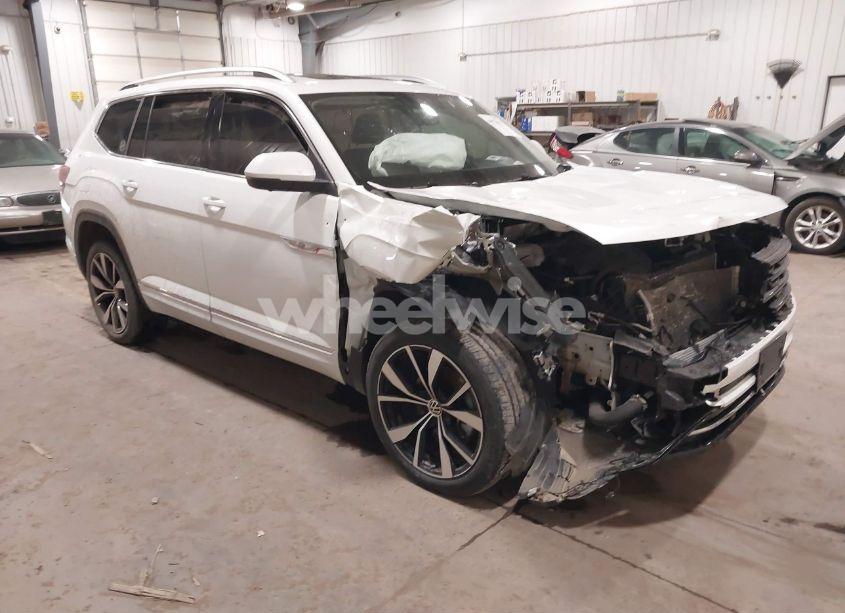 2024 Volkswagen Atlas 2.0T SEL PREMIUM R-LINE (VIN 1V2FR2CA0RC507586) main photo