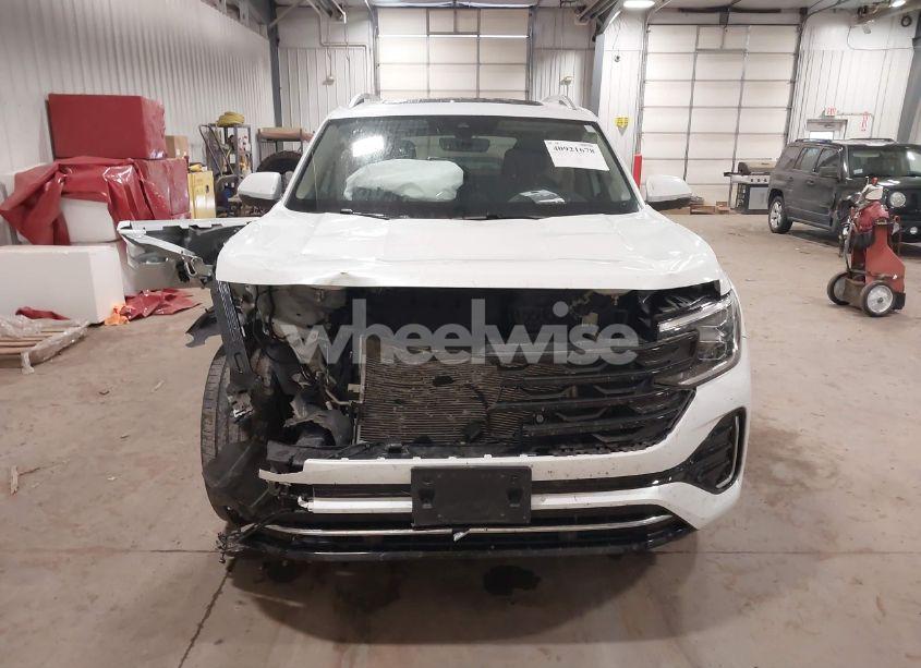 Photo 12 of 2024 Volkswagen Atlas 2.0T SEL PREMIUM R-LINE (VIN 1V2FR2CA0RC507586)