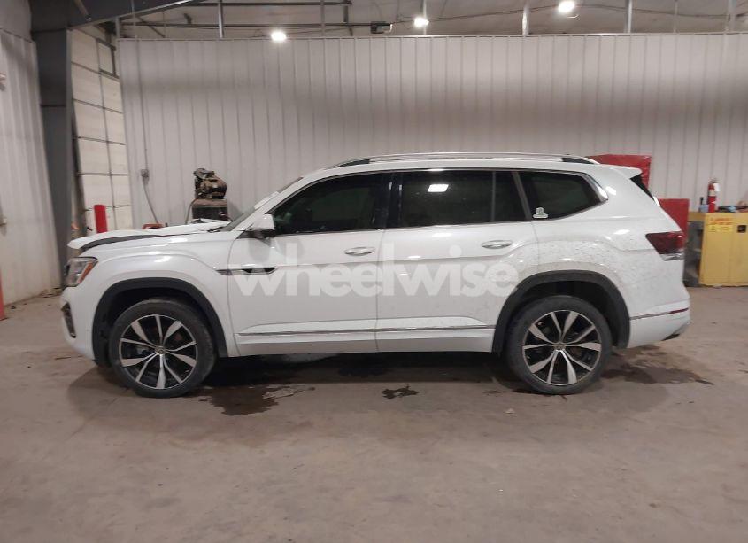 Photo 14 of 2024 Volkswagen Atlas 2.0T SEL PREMIUM R-LINE (VIN 1V2FR2CA0RC507586)