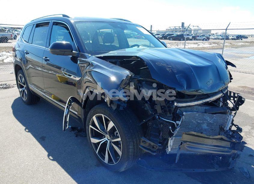 2024 Volkswagen Atlas 2.0T SEL PREMIUM R-LINE (VIN 1V2FR2CA1RC538085) main photo