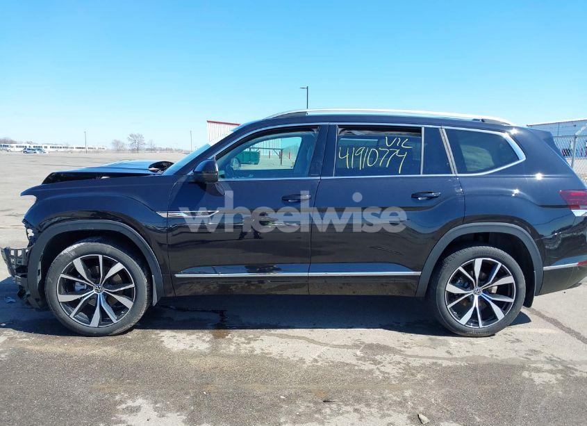 Photo 14 of 2024 Volkswagen Atlas 2.0T SEL PREMIUM R-LINE (VIN 1V2FR2CA1RC538085)