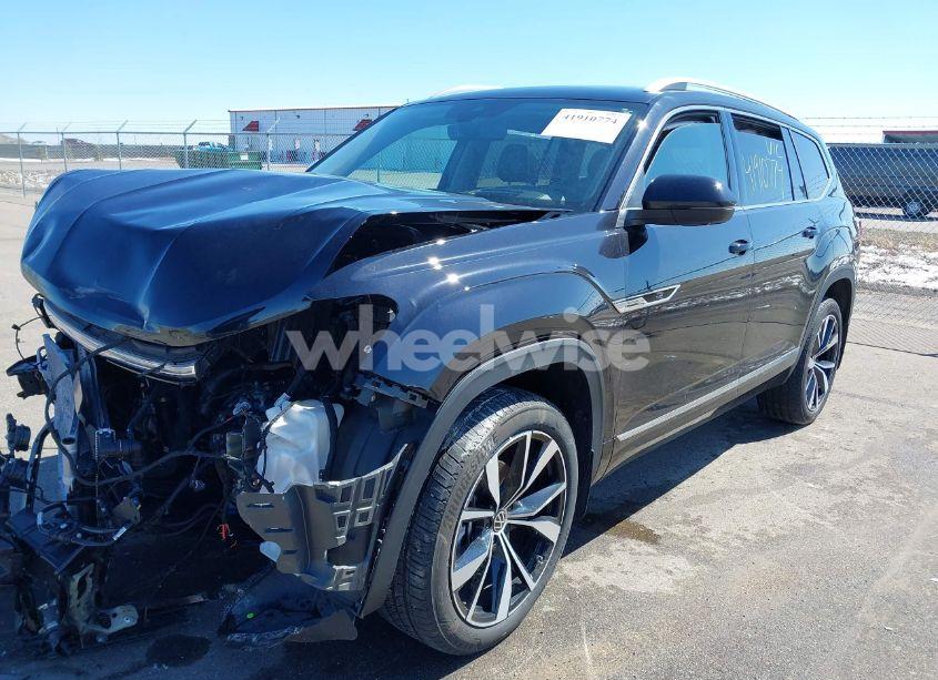 Photo 2 of 2024 Volkswagen Atlas 2.0T SEL PREMIUM R-LINE (VIN 1V2FR2CA1RC538085)