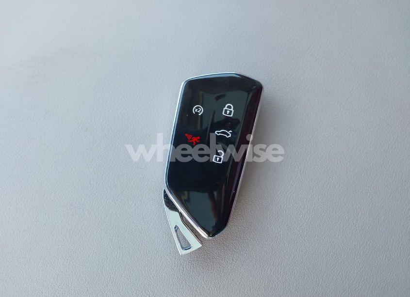 Photo 11 of 2024 Volkswagen Atlas 2.0T SEL PREMIUM R-LINE (VIN 1V2FR2CA1RC569059)