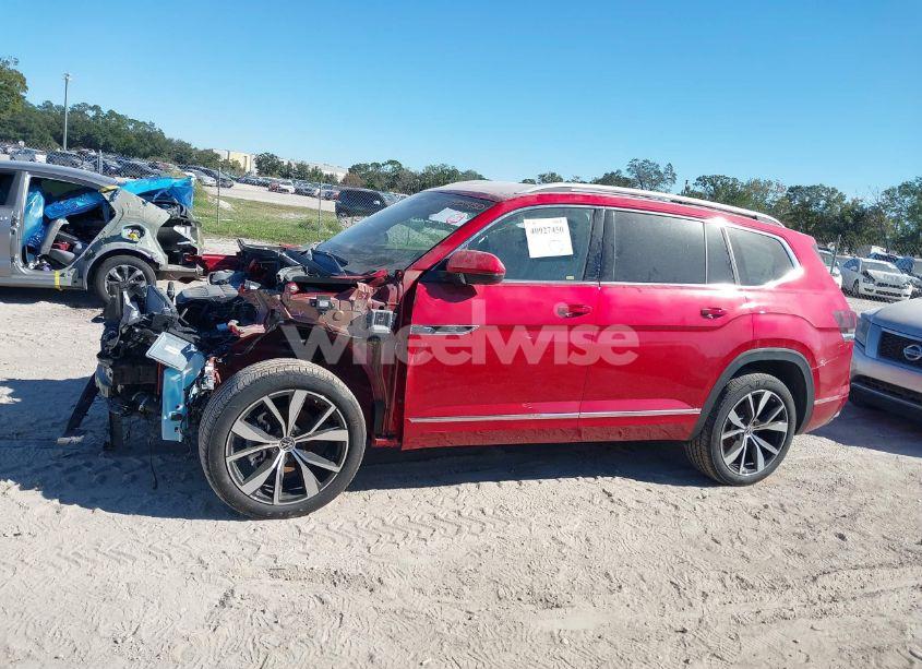 Photo 15 of 2024 Volkswagen Atlas 2.0T SEL PREMIUM R-LINE (VIN 1V2FR2CA1RC569059)