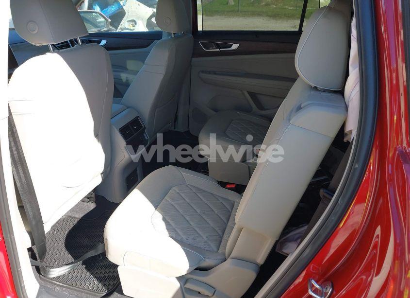 Photo 8 of 2024 Volkswagen Atlas 2.0T SEL PREMIUM R-LINE (VIN 1V2FR2CA1RC569059)