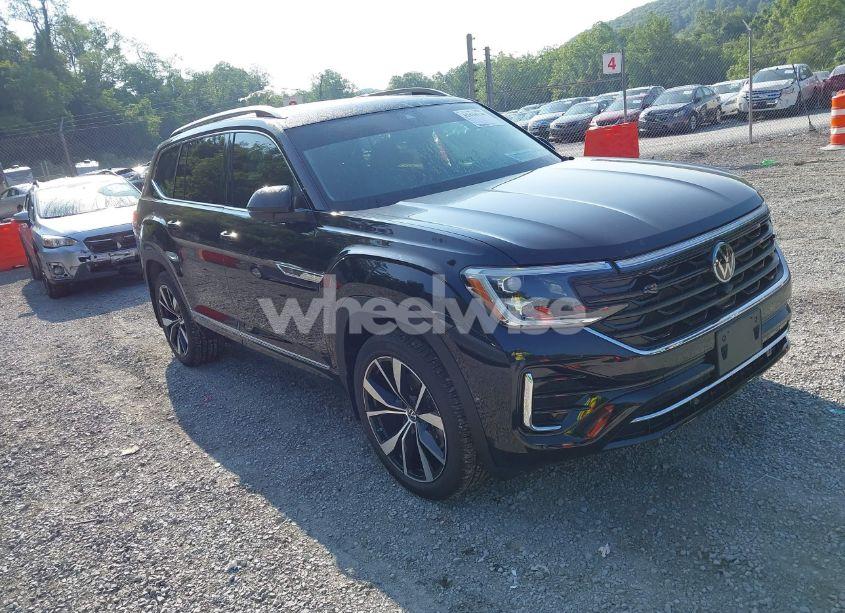 2024 Volkswagen Atlas 2.0T SEL PREMIUM R-LINE (VIN 1V2FR2CA2RC598392) main photo