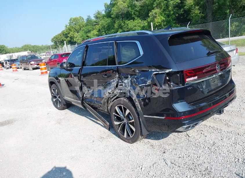 Photo 3 of 2024 Volkswagen Atlas 2.0T SEL PREMIUM R-LINE (VIN 1V2FR2CA2RC598392)