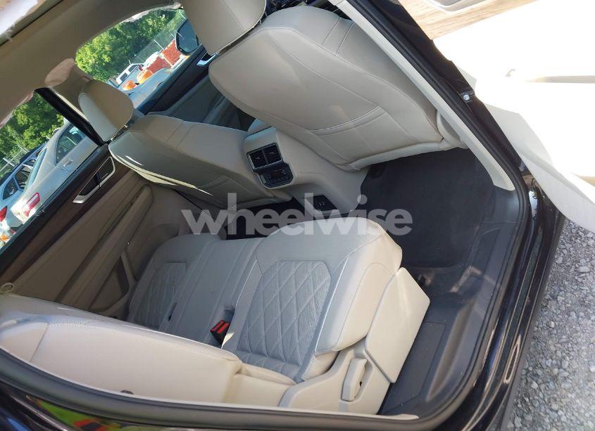 Photo 8 of 2024 Volkswagen Atlas 2.0T SEL PREMIUM R-LINE (VIN 1V2FR2CA2RC598392)