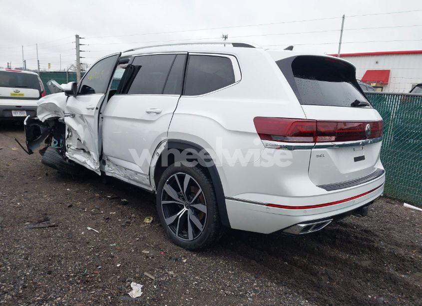 Photo 3 of 2024 Volkswagen Atlas 2.0T SEL PREMIUM R-LINE (VIN 1V2FR2CA3RC576918)