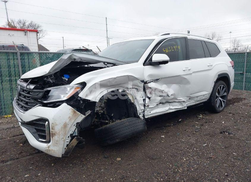 Photo 6 of 2024 Volkswagen Atlas 2.0T SEL PREMIUM R-LINE (VIN 1V2FR2CA3RC576918)