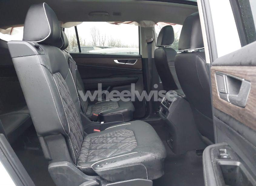 Photo 8 of 2024 Volkswagen Atlas 2.0T SEL PREMIUM R-LINE (VIN 1V2FR2CA3RC576918)