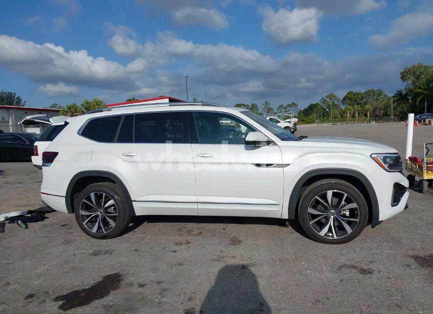 Photo 13 of 2024 Volkswagen Atlas 2.0T SEL PREMIUM R-LINE (VIN 1V2FR2CA4RC573042)