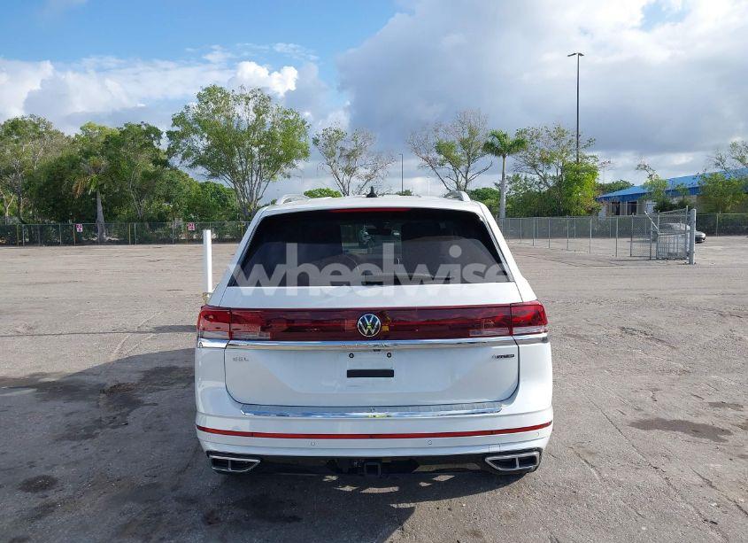 Photo 16 of 2024 Volkswagen Atlas 2.0T SEL PREMIUM R-LINE (VIN 1V2FR2CA4RC573042)