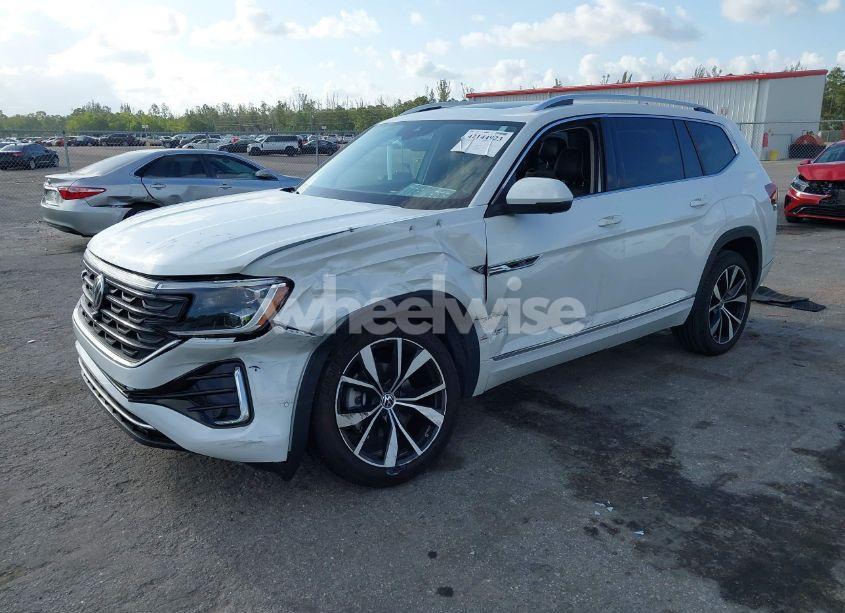 Photo 2 of 2024 Volkswagen Atlas 2.0T SEL PREMIUM R-LINE (VIN 1V2FR2CA4RC573042)