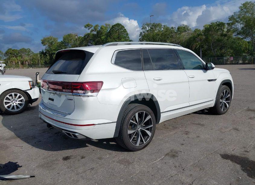 Photo 4 of 2024 Volkswagen Atlas 2.0T SEL PREMIUM R-LINE (VIN 1V2FR2CA4RC573042)