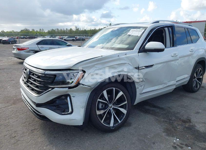 Photo 6 of 2024 Volkswagen Atlas 2.0T SEL PREMIUM R-LINE (VIN 1V2FR2CA4RC573042)