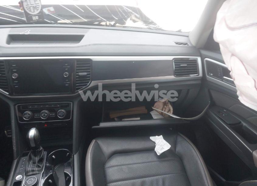 Photo 5 of 2023 Volkswagen Atlas 3.6L V6 SEL PREMIUM R-LINE (VIN 1V2FR2CA5PC529497)