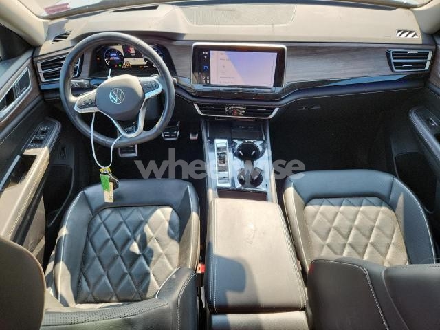 Photo 5 of 2024 VOLKSWAGEN ATLAS SEL PREMIUM R-LINE (VIN 1V2FR2CA5RC551650)