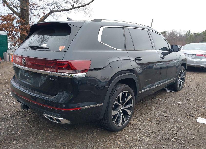Photo 4 of 2024 Volkswagen Atlas 2.0T SEL PREMIUM R-LINE (VIN 1V2FR2CA5RC594336)