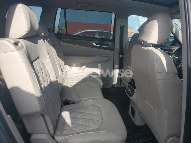 Photo 2 of 2025 VOLKSWAGEN ATLAS SEL PREMIUM R-LINE (VIN 1V2FR2CA5SC552786)