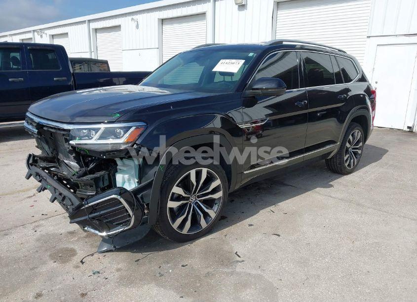 Photo 2 of 2022 Volkswagen Atlas 3.6L V6 SEL PREMIUM R-LINE (VIN 1V2FR2CA8NC557100)