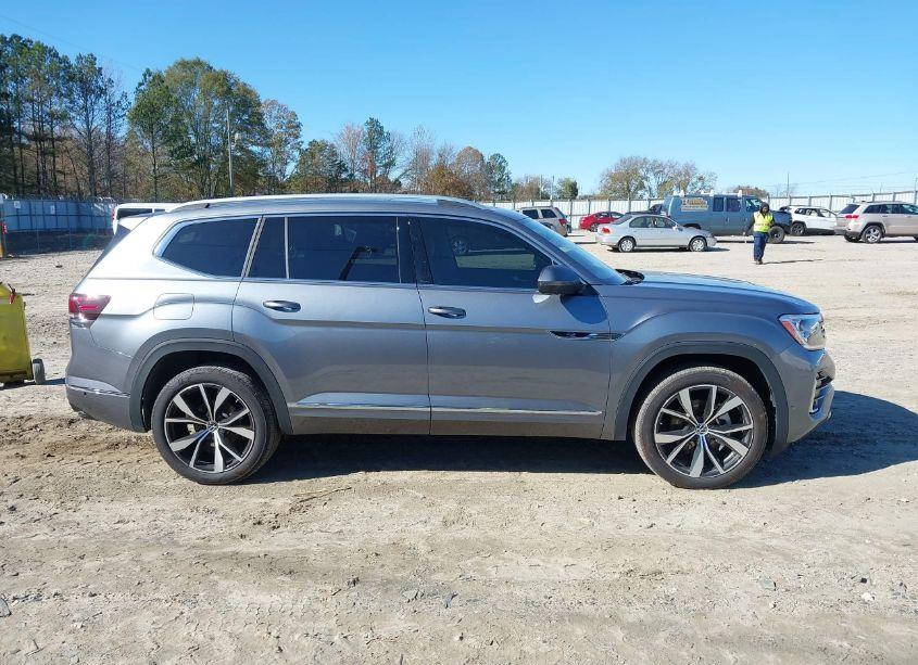 Photo 14 of 2024 Volkswagen Atlas 2.0T SEL PREMIUM R-LINE (VIN 1V2FR2CA8RC534714)