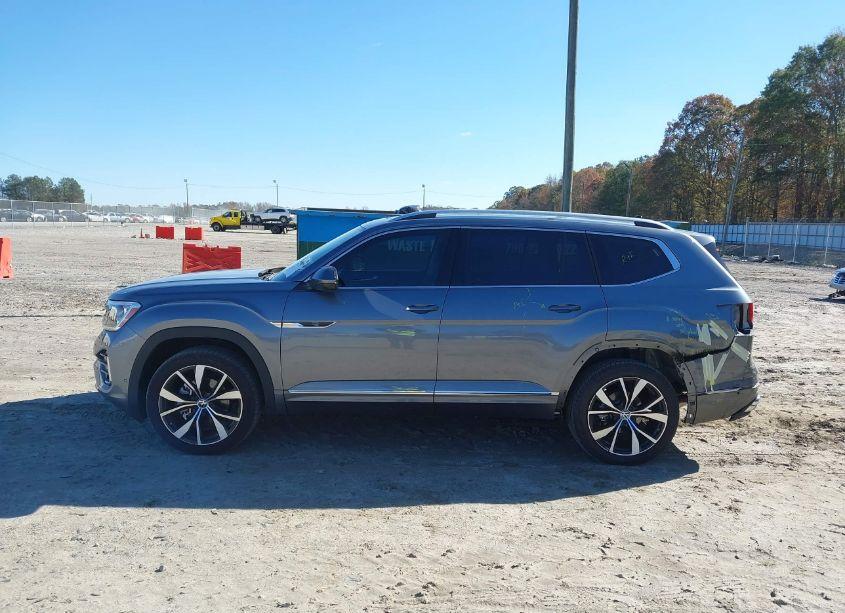Photo 15 of 2024 Volkswagen Atlas 2.0T SEL PREMIUM R-LINE (VIN 1V2FR2CA8RC534714)