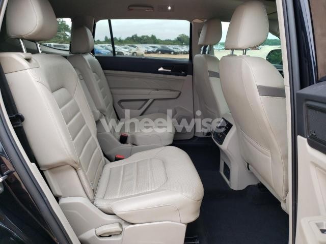 Photo 3 of 2021 VOLKSWAGEN ATLAS SEL PREMIUM R-LINE (VIN 1V2FR2CAXMC543102)