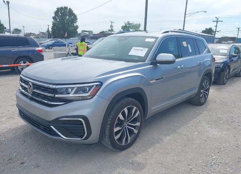 Photo 2 of 2021 Volkswagen Atlas 3.6L V6 SEL PREMIUM R-LINE (VIN 1V2FR2CAXMC552138)