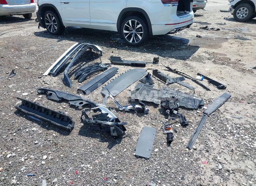 Photo 19 of 2024 Volkswagen Atlas 2.0T SEL PREMIUM R-LINE (VIN 1V2FR2CAXRC582084)