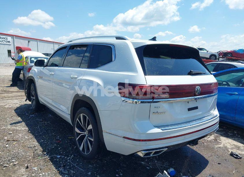 Photo 3 of 2024 Volkswagen Atlas 2.0T SEL PREMIUM R-LINE (VIN 1V2FR2CAXRC582084)
