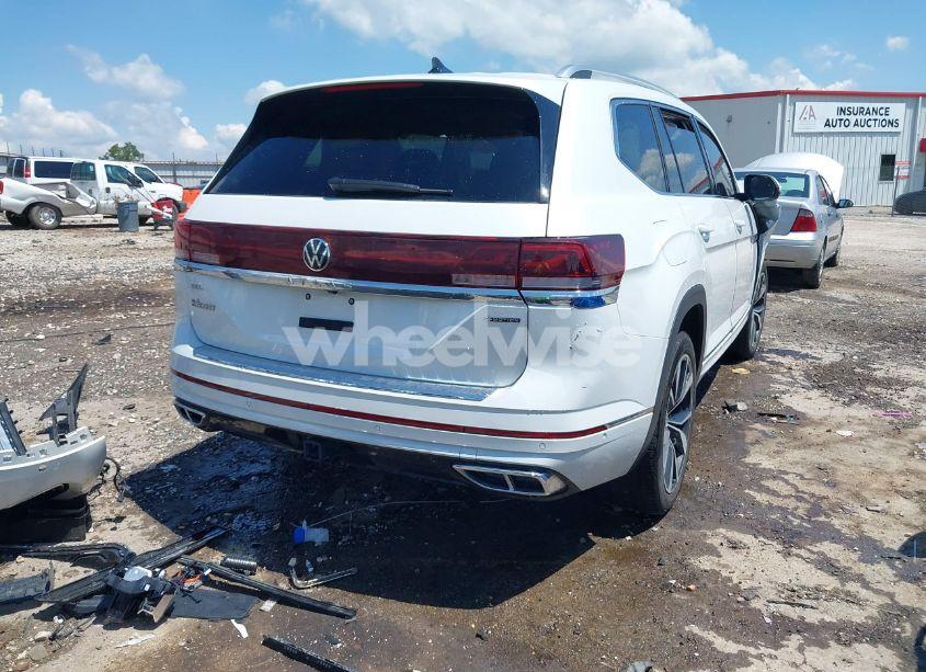 Photo 4 of 2024 Volkswagen Atlas 2.0T SEL PREMIUM R-LINE (VIN 1V2FR2CAXRC582084)