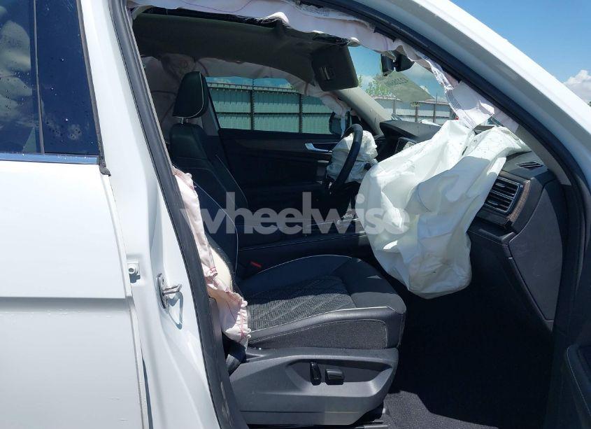 Photo 5 of 2024 Volkswagen Atlas 2.0T SEL PREMIUM R-LINE (VIN 1V2FR2CAXRC582084)