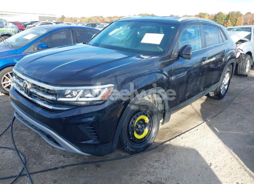 Photo 2 of 2021 Volkswagen Atlas CROSS SPORT S (VIN 1V2GC2CA8MC228420)