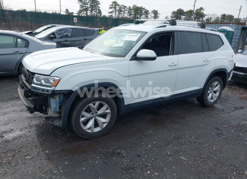 Photo 2 of 2018 Volkswagen Atlas 3.6L V6 S (VIN 1V2GR2CA0JC548115)