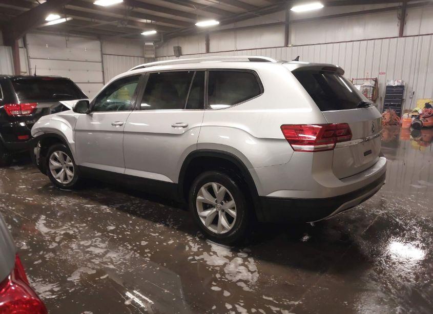 Photo 3 of 2018 Volkswagen Atlas 3.6L V6 S (VIN 1V2GR2CA6JC557045)