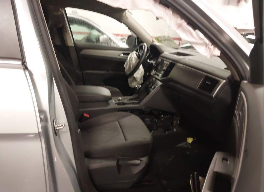 Photo 5 of 2018 Volkswagen Atlas 3.6L V6 S (VIN 1V2GR2CA6JC557045)