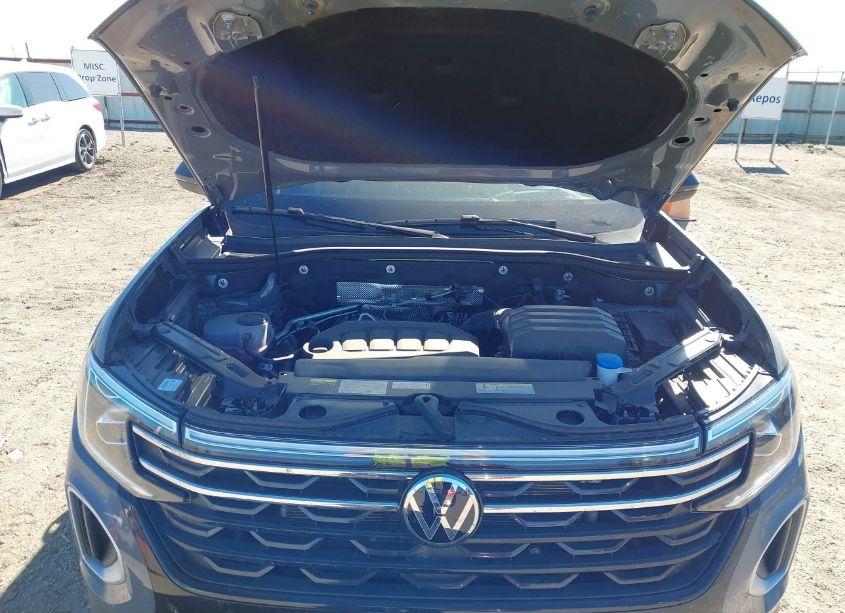 Photo 10 of 2024 Volkswagen Atlas 2.0T PEAK EDITION SEL (VIN 1V2GR2CA6RC604876)